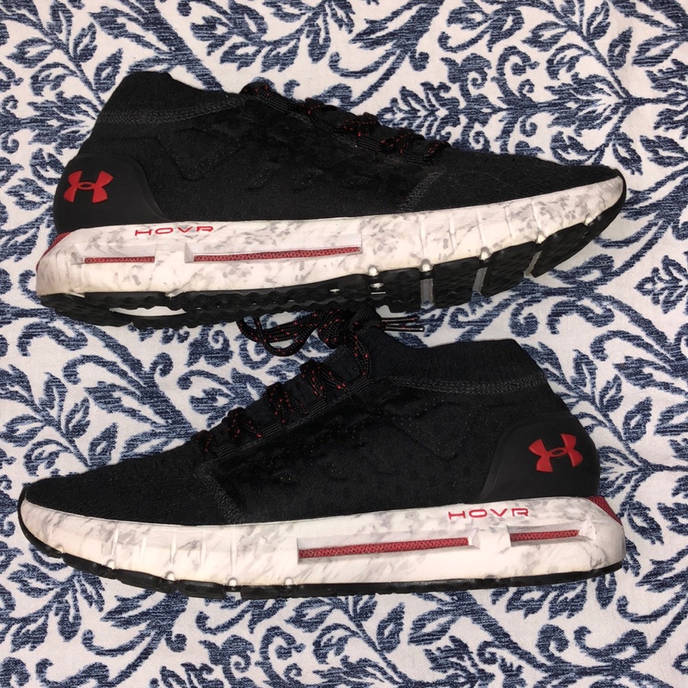 Under armor men’s sneaker size 9 1/2